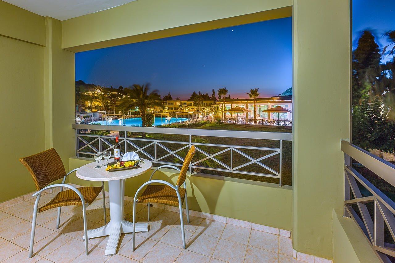 Kipriotis Maris Suites Psalidi  Extérieur photo