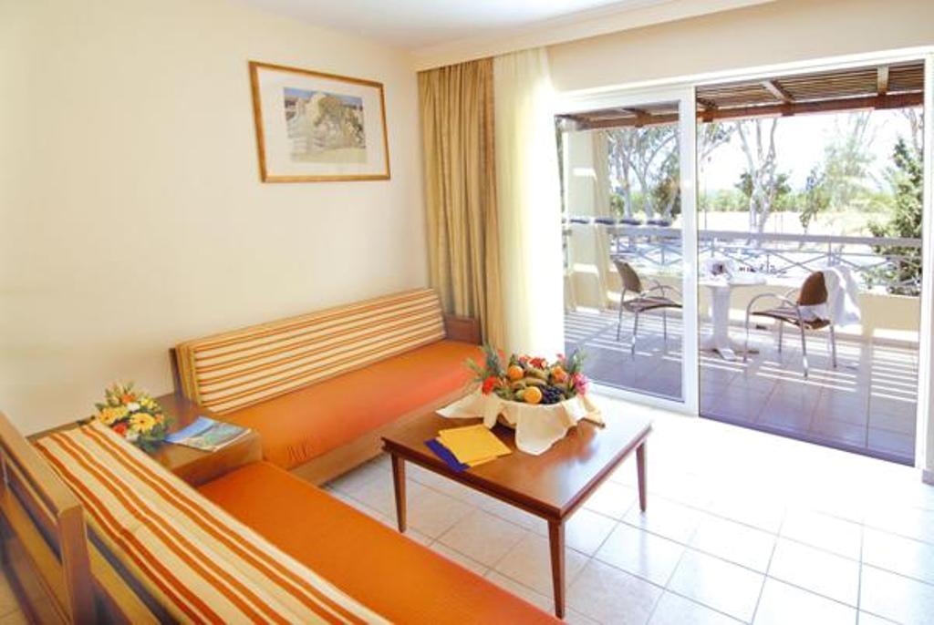 Kipriotis Maris Suites Psalidi  Extérieur photo