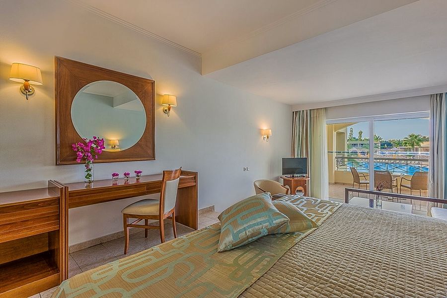 Kipriotis Maris Suites Psalidi  Extérieur photo