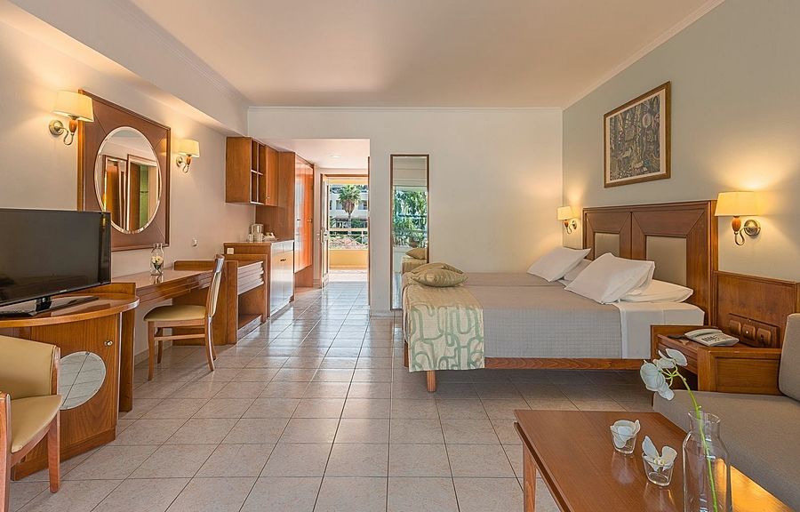 Kipriotis Maris Suites Psalidi  Extérieur photo